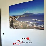 Rosso Di Sera Oda ve Kahvaltı Napoli