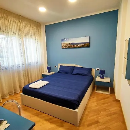 Rosso Di Sera B&B 나폴리